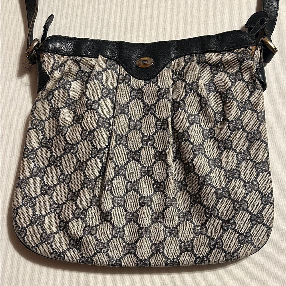Vintage Gucci Black and Tan Patterned Shoulder Bag